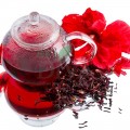 Ceai cu hibiskus și mentă