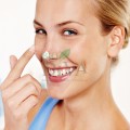 Serum pentru fermitate cu ceai alb, karanja și acid hialuronic 