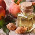 Șampon nutritiv pentru păr uscat cu extract de piersică