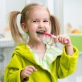 Pastă de dinți naturală cu aromă de banane pentru copii